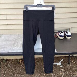 Blokecore gorpcore nostalgia earthy artisanal Lululemon cropped leggings size 6